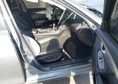 2015 Infiniti Q50 Premium z USA, uszkodzony, nr VIN JN1BV7AR8FM416530